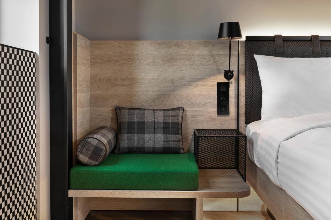 Moxy Sleeper Queen Guest Room 1 Queen